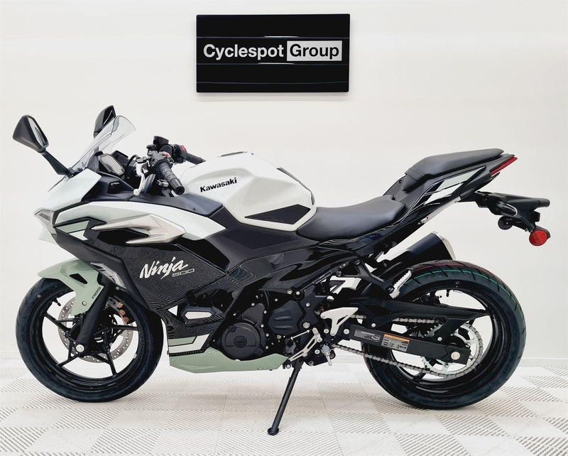 Load image into Gallery viewer, 2026 Kawasaki Ninja 500 SE (EX 500) (LAMS)
