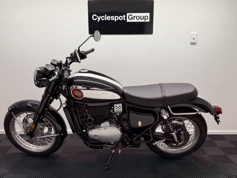 Load image into Gallery viewer, 2024 BSA Gold Star Legacy Edition

