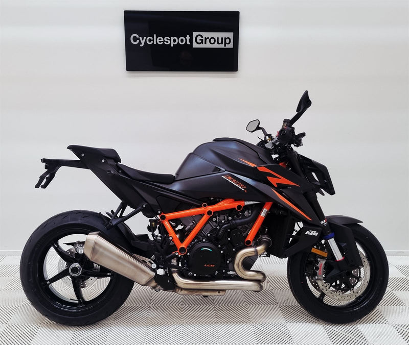 Load image into Gallery viewer, 2026 KTM Superduke SD R EVO
