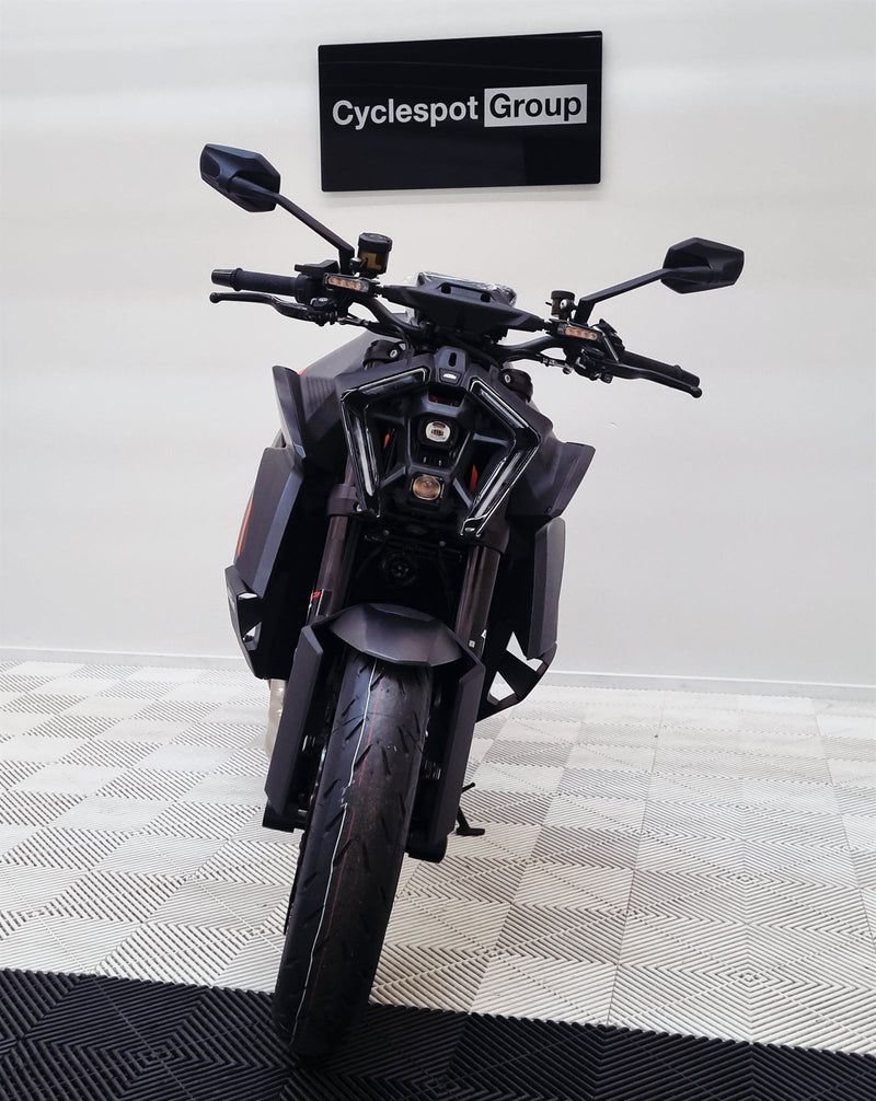 Load image into Gallery viewer, 2026 KTM Superduke SD R EVO
