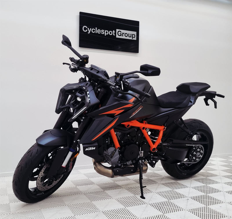 Load image into Gallery viewer, 2026 KTM Superduke SD R EVO
