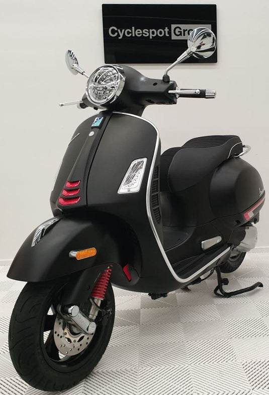 2022 Vespa GTS 300 Super