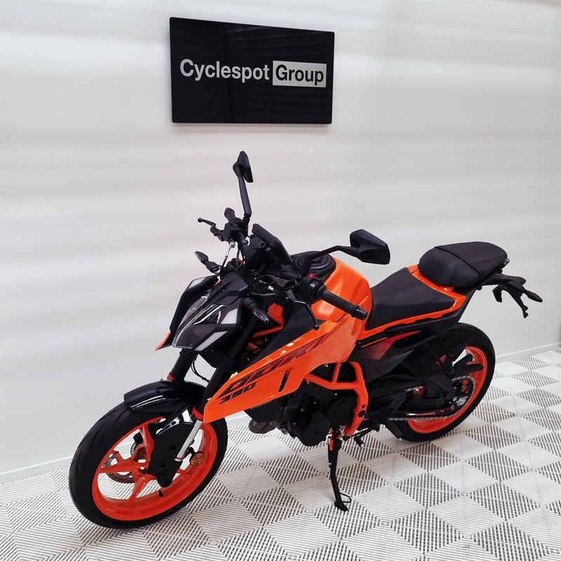 Load image into Gallery viewer, KTM 390 Duke
