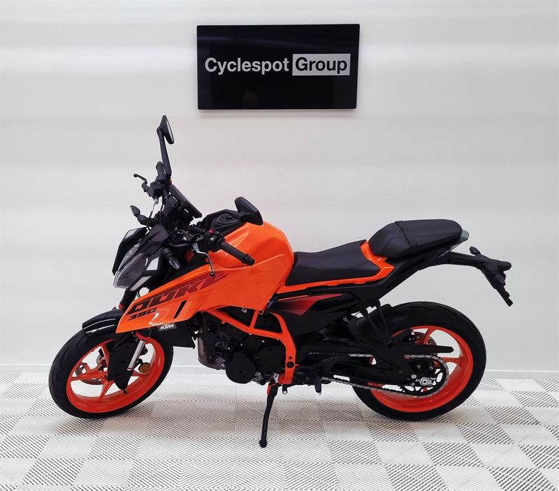 Load image into Gallery viewer, KTM 390 Duke
