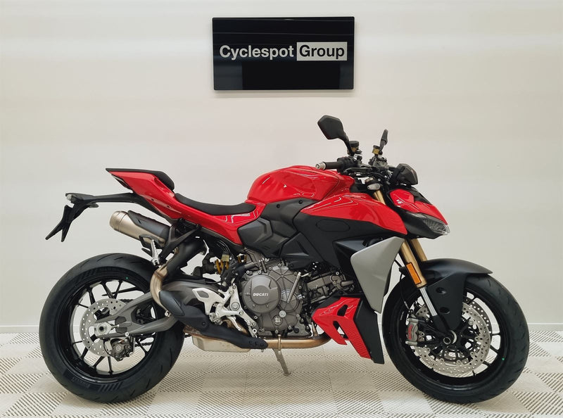 Load image into Gallery viewer, 2026 Ducati Street Fighter V2
