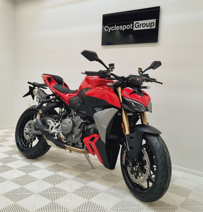 Load image into Gallery viewer, 2026 Ducati Street Fighter V2
