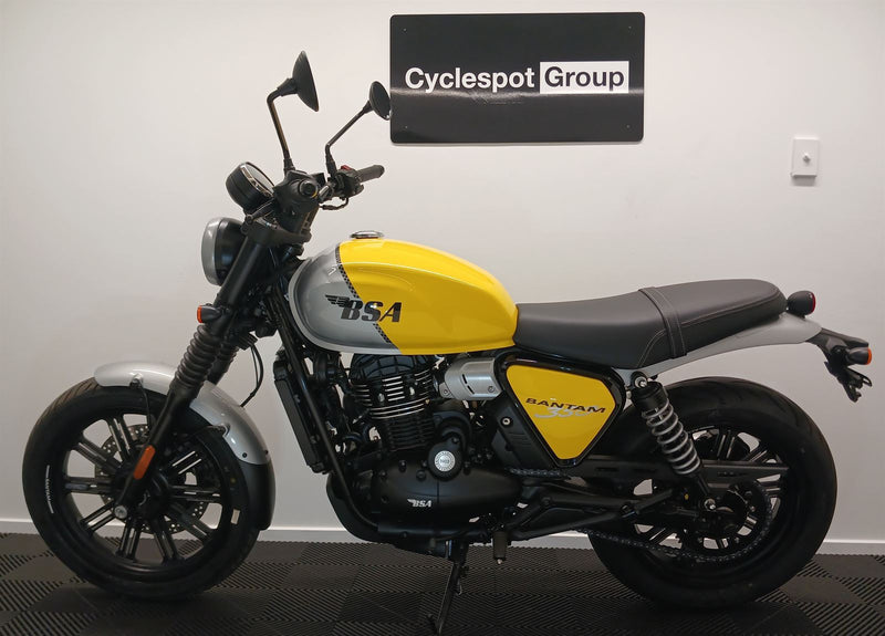 Load image into Gallery viewer, 2026 BSA Bantam Victor Yellow
