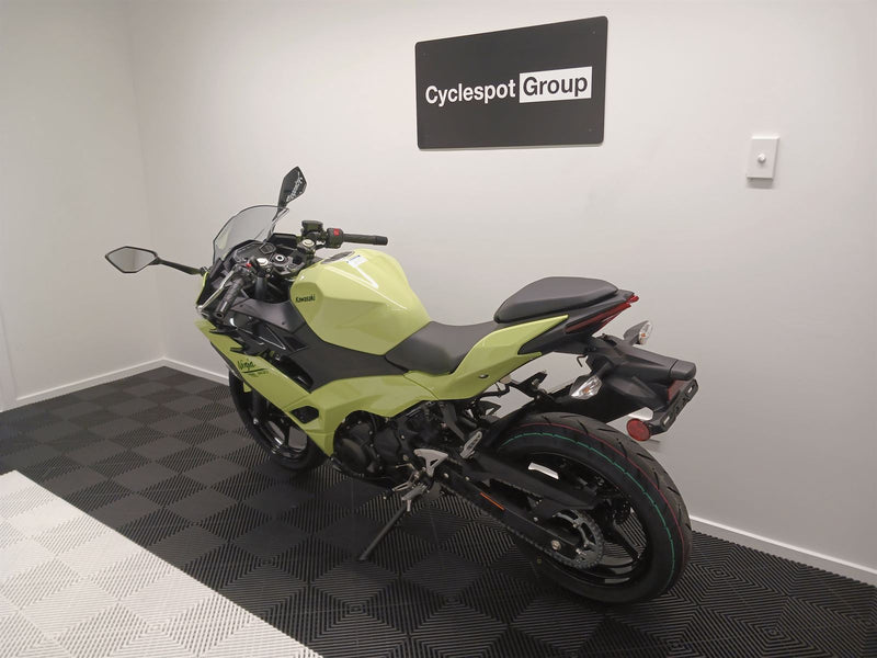 Load image into Gallery viewer, 2026 Kawasaki Ninja 500 LAMS
