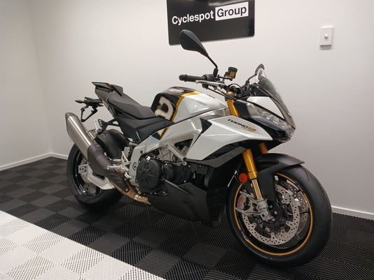 2024 Aprilia Tuono V4 Factory + Akrapovic Slip-on