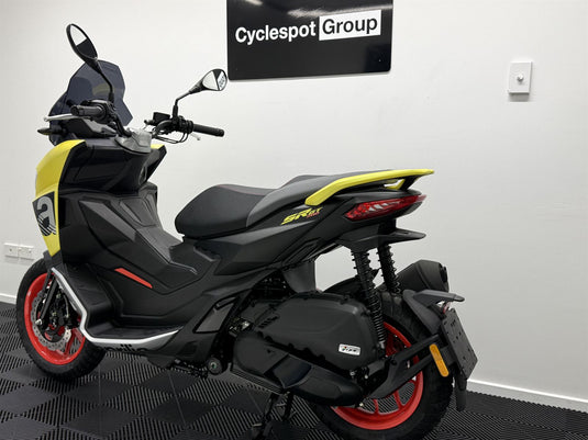 2024 Aprilia SR GT 200
