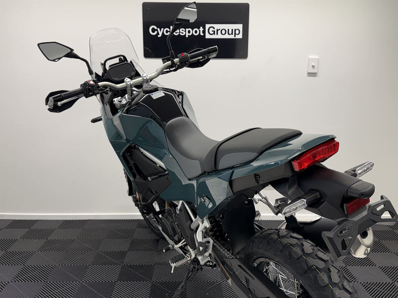 Load image into Gallery viewer, 2026 Kawasaki KLE500
