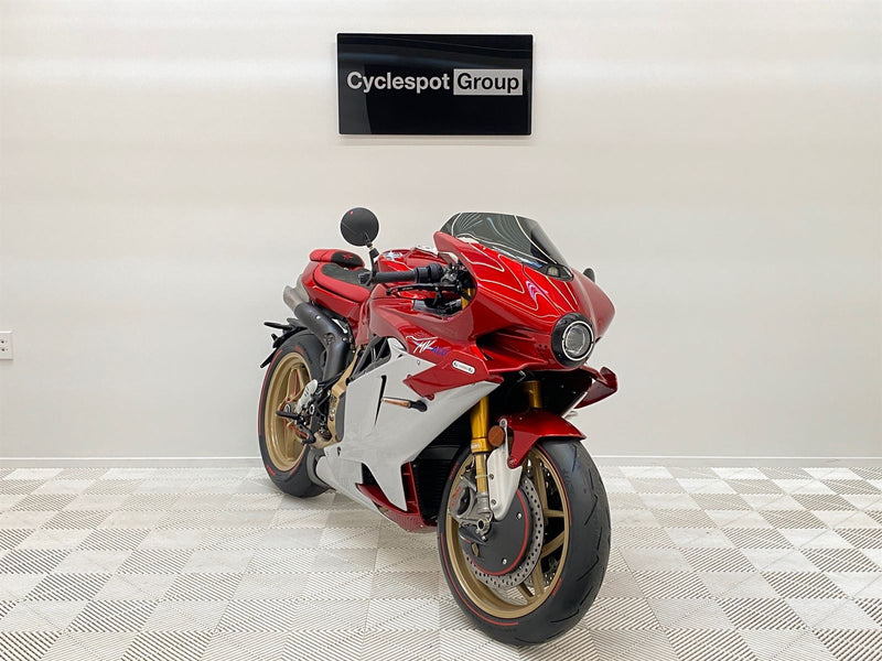 Load image into Gallery viewer, 2024 MV AGUSTA Superveloce 1000 Serie Oro
