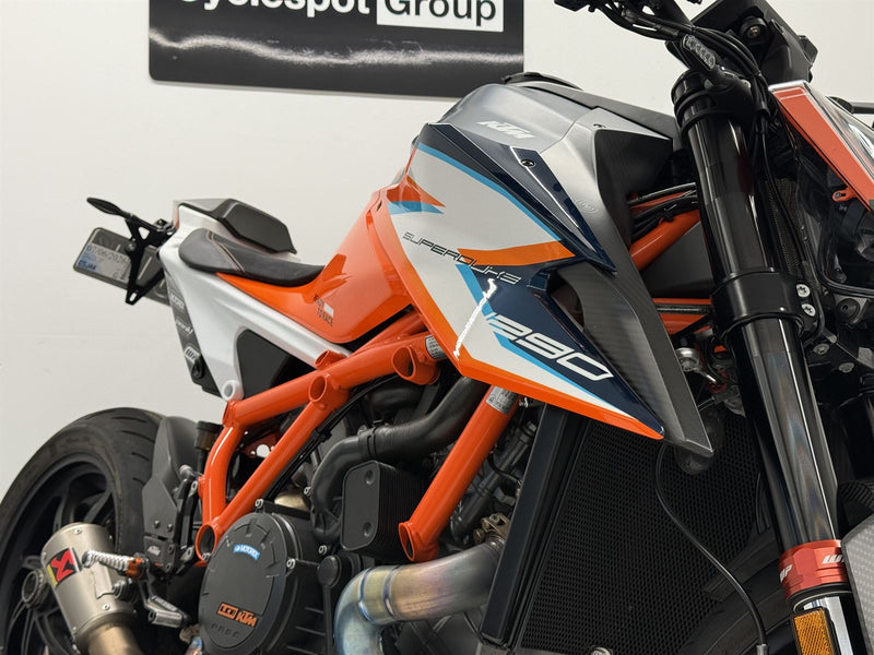 Load image into Gallery viewer, 2021 KTM Superduke 1290 RR
