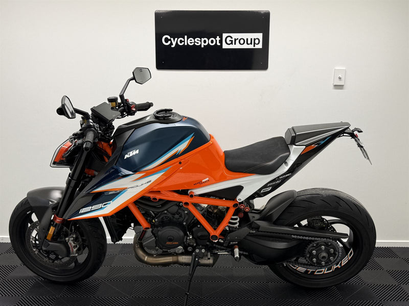 Load image into Gallery viewer, 2021 KTM Superduke 1290 RR
