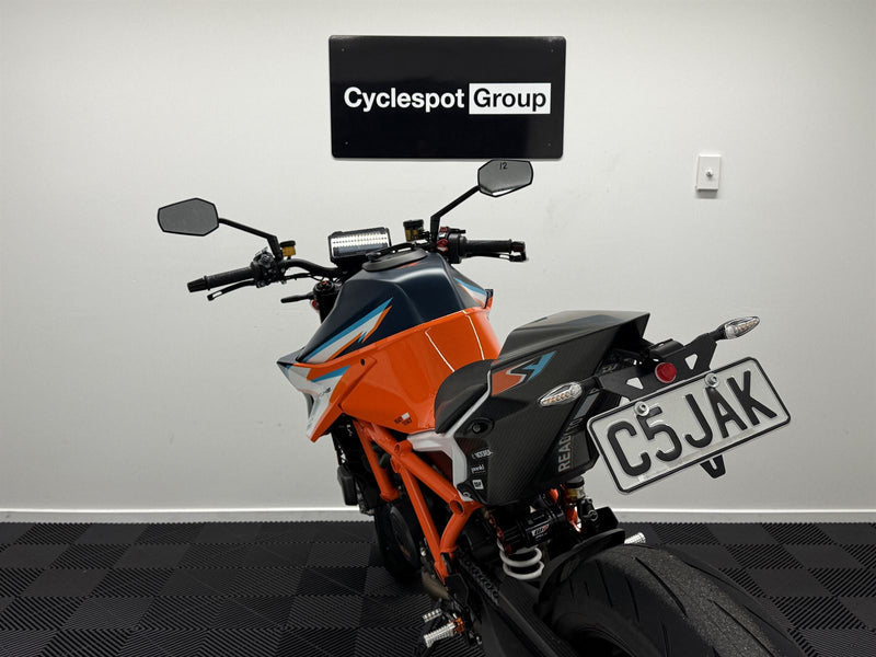 Load image into Gallery viewer, 2021 KTM Superduke 1290 RR
