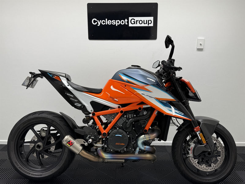 Load image into Gallery viewer, 2021 KTM Superduke 1290 RR
