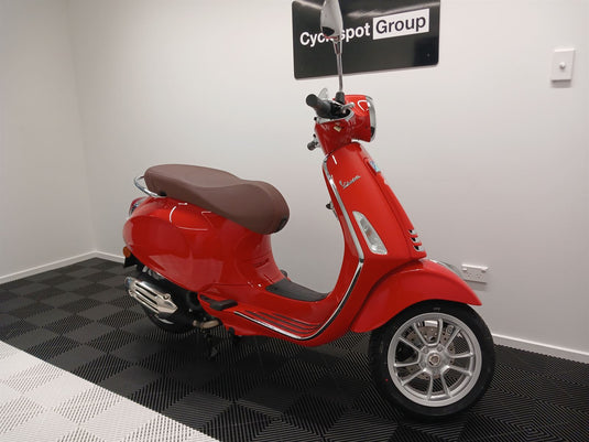 2024 Vespa GTS 150 Super