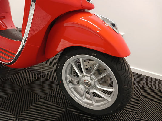 2024 Vespa GTS 150 Super