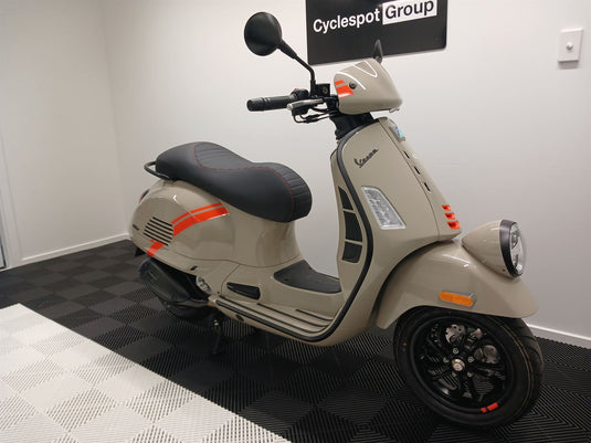 2024 Vespa GTV 300