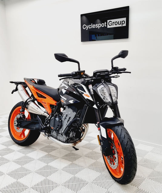 2023 KTM Duke 890 GP