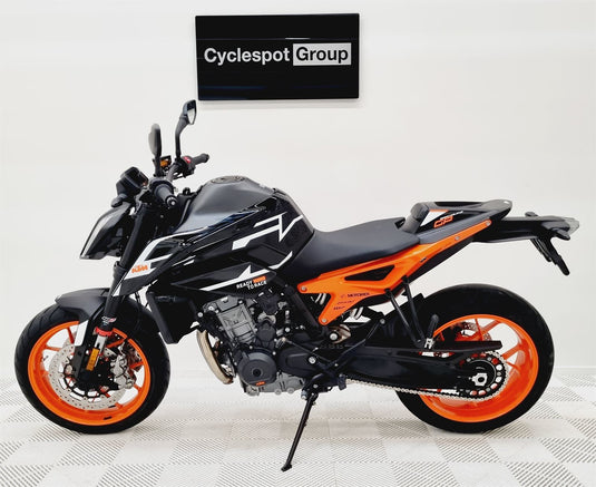 2023 KTM Duke 890 GP