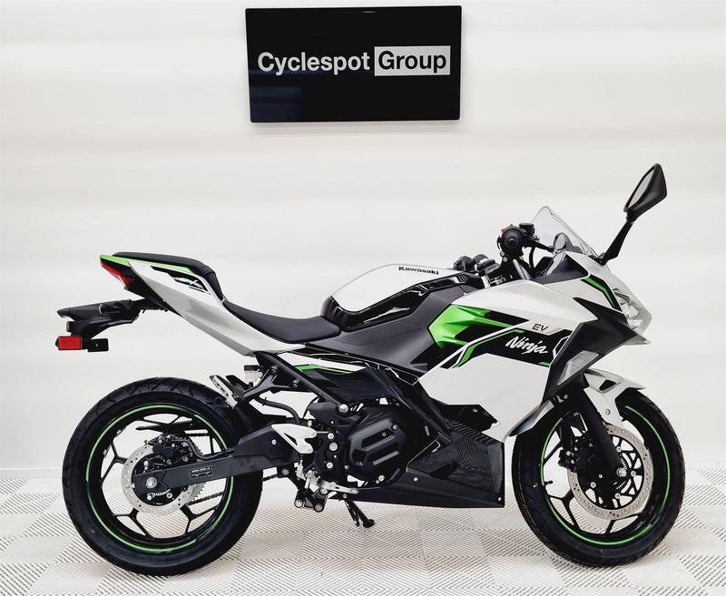 Load image into Gallery viewer, 2024 Kawasaki Ninja E-1 EV LAMS
