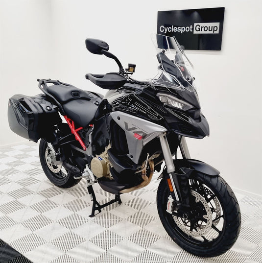 2025 Ducati Multistrada V4S Travel & Radar