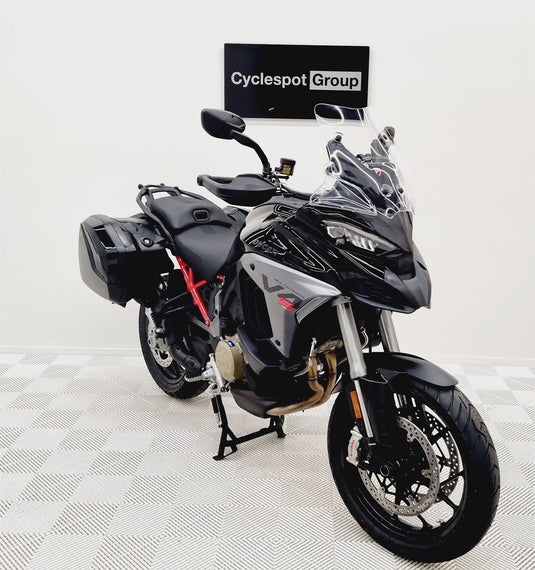 2025 Ducati Multistrada V4S Travel & Radar