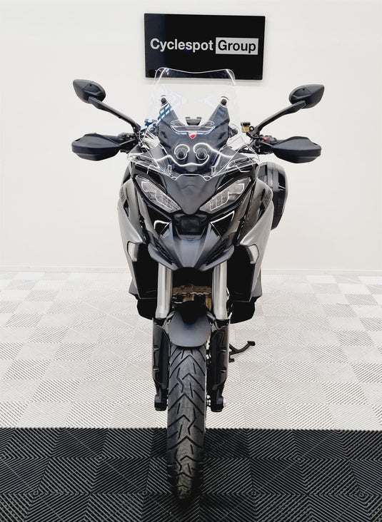 2025 Ducati Multistrada V4S Travel & Radar