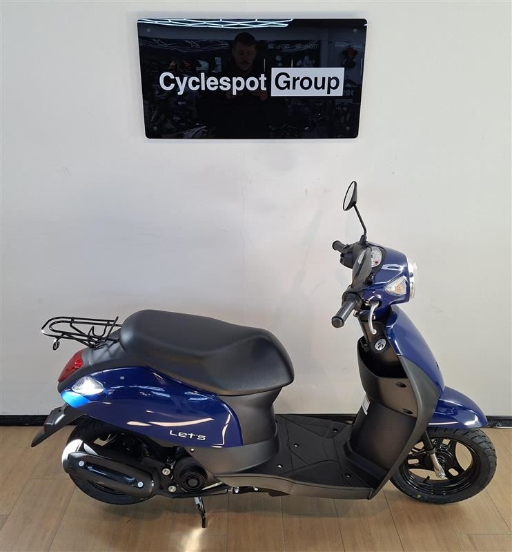 Load image into Gallery viewer, 2026 Suzuki UZ50 BLACK AND BLUE
