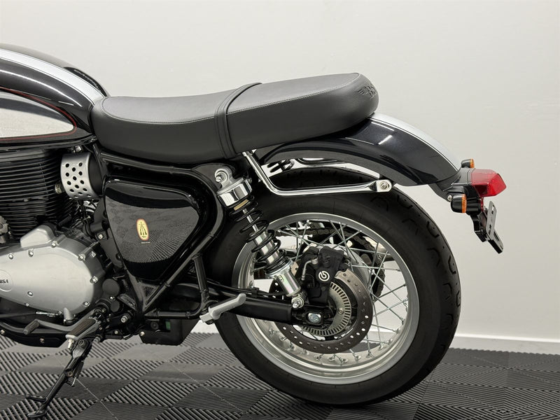 Load image into Gallery viewer, 2024 BSA Gold Star MIDNIGHT BLACK
