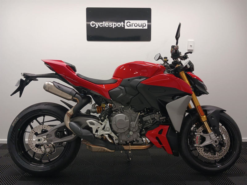 Load image into Gallery viewer, 2026 Ducati Street Fighter V2S
