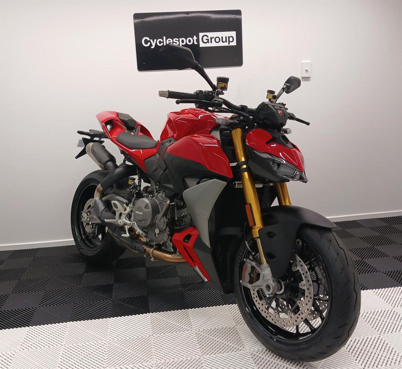 Load image into Gallery viewer, 2026 Ducati Street Fighter V2S
