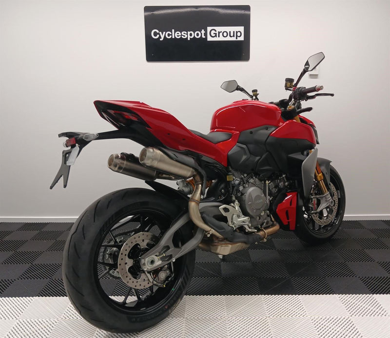 Load image into Gallery viewer, 2026 Ducati Street Fighter V2S
