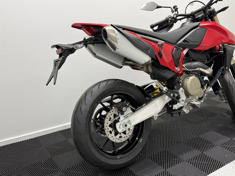 Load image into Gallery viewer, 2024 Ducati Hypermotard 698 MONO
