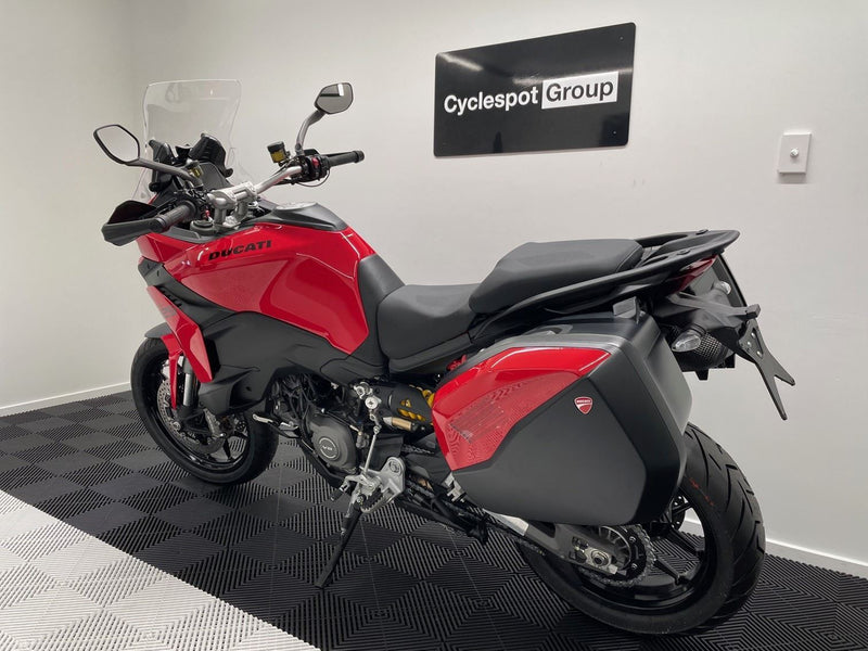 Load image into Gallery viewer, 2026 Ducati Multistrada V2S TRAVEL

