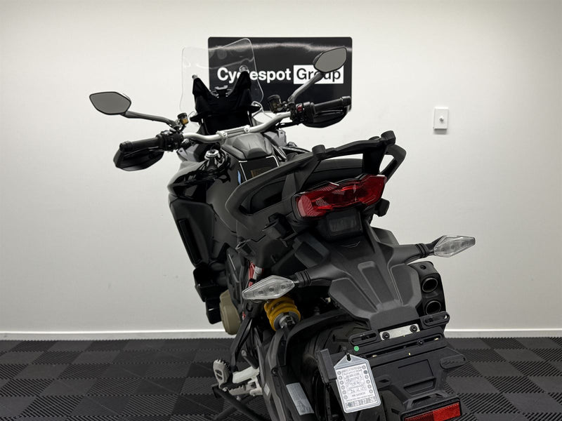 Load image into Gallery viewer, 2025 Ducati Multistrada 2025 V4S - TRAVEL &amp; RADAR
