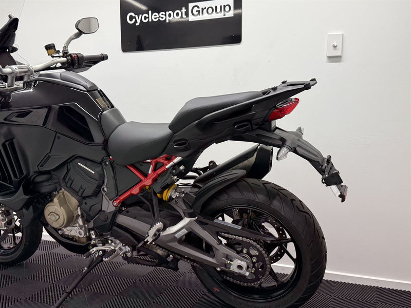 Load image into Gallery viewer, 2025 Ducati Multistrada 2025 V4S - TRAVEL &amp; RADAR
