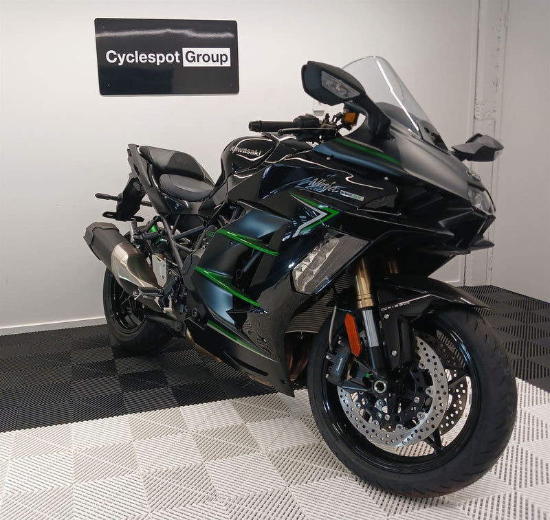 Load image into Gallery viewer, 2025 Kawasaki Ninja H2 SX
