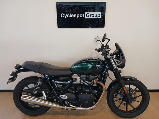 2024 Triumph Speed Twin 900 classic bike at Cyclespot