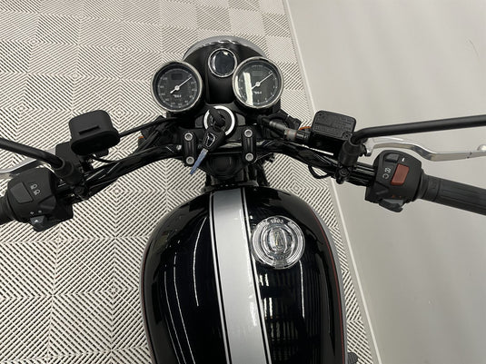 2024 BSA Gold Star Midnight Black
