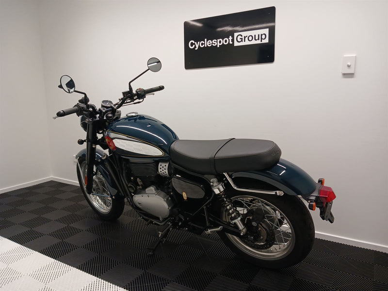 Load image into Gallery viewer, 2024 BSA Gold Star Highland Green
