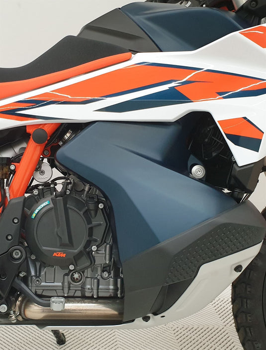2024 KTM Adventure 890 R + TECH PACK
