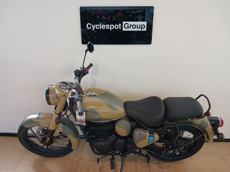 Load image into Gallery viewer, 2026 Royal Enfield Classic 350 Comando Sand
