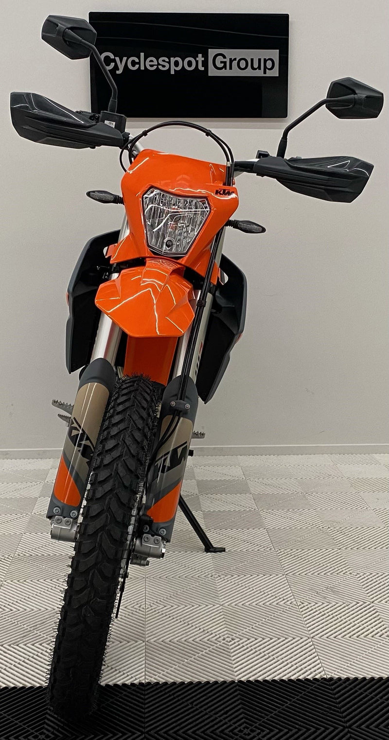 Load image into Gallery viewer, 2024 KTM Enduro 690
