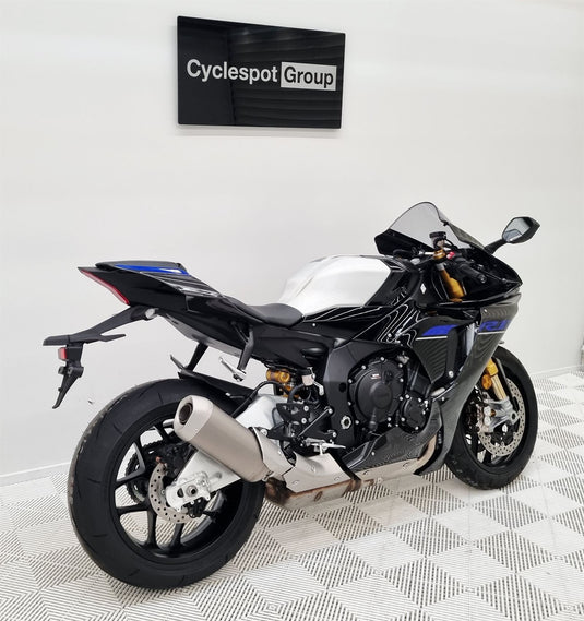 2024 Yamaha R 1 M