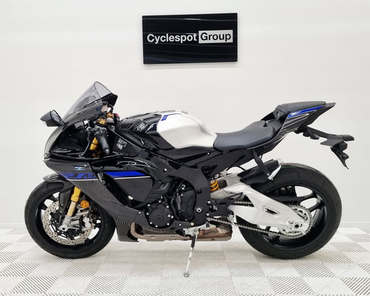 2024 Yamaha R 1 M