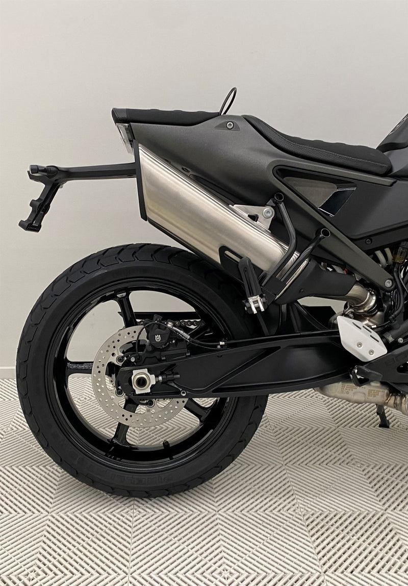 Load image into Gallery viewer, 2024 Husqvarna Svartpilen 801
