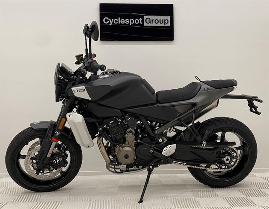 2024 Husqvarna Svartpilen 801