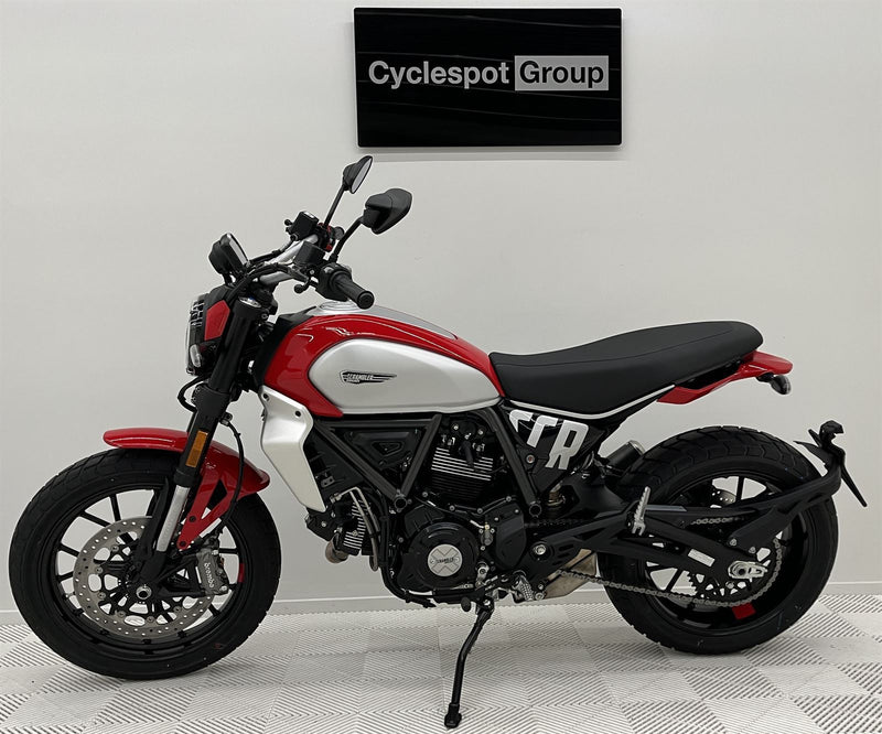 Load image into Gallery viewer, 2024 Ducati Scrambler - Icon 2G -
